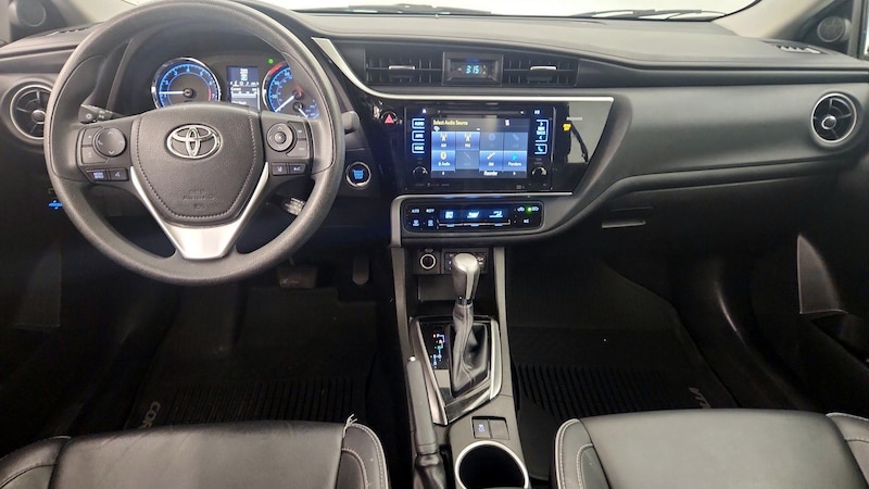 2017 Toyota Corolla XLE 9