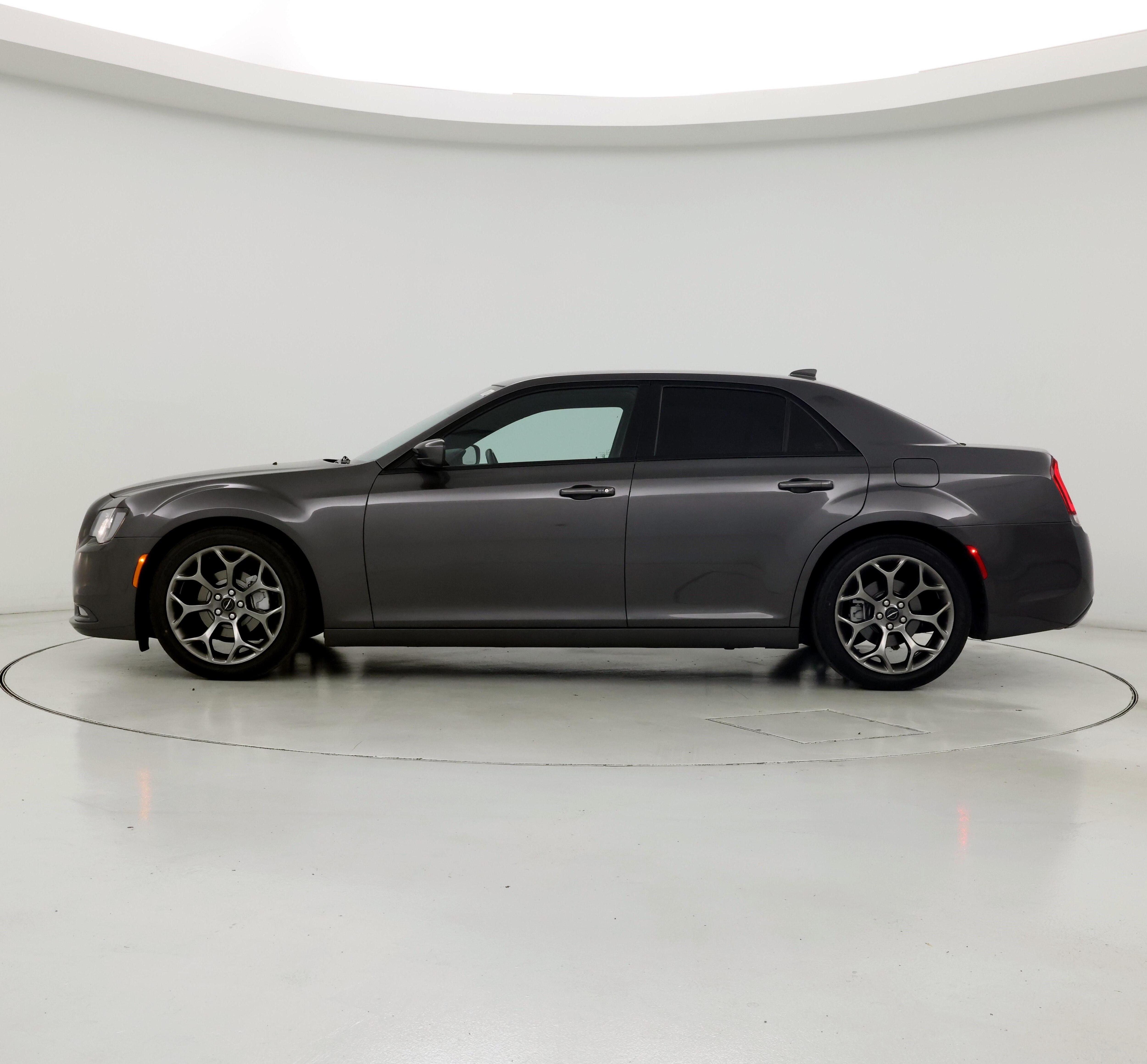 Thumbnail: 2017 Chrysler 300 - 3