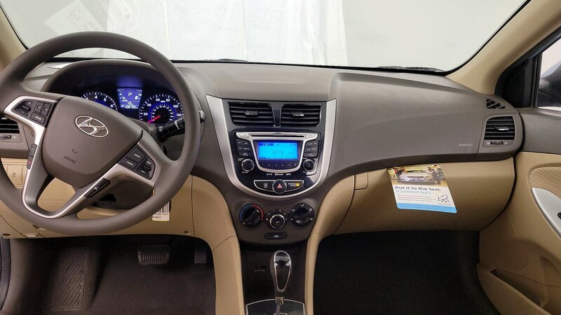 2012 Hyundai Accent GLS 9