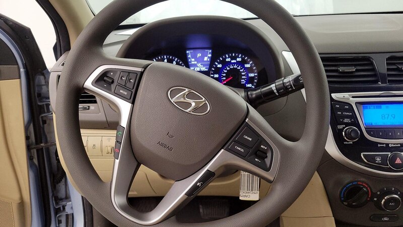 2012 Hyundai Accent GLS 10