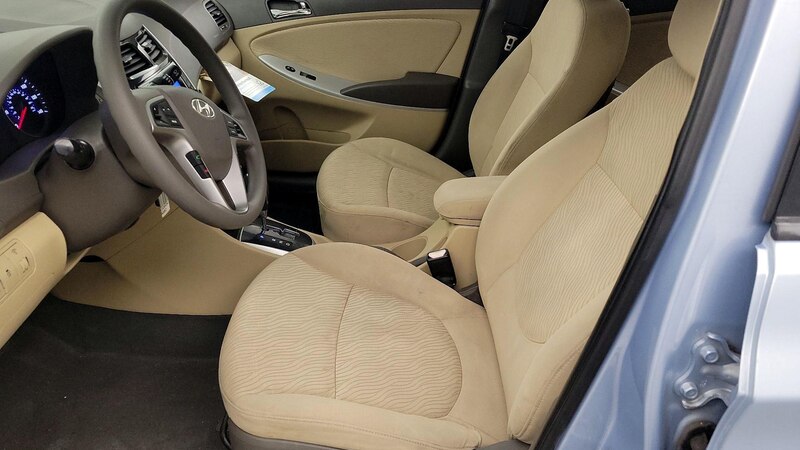 2012 Hyundai Accent GLS 11