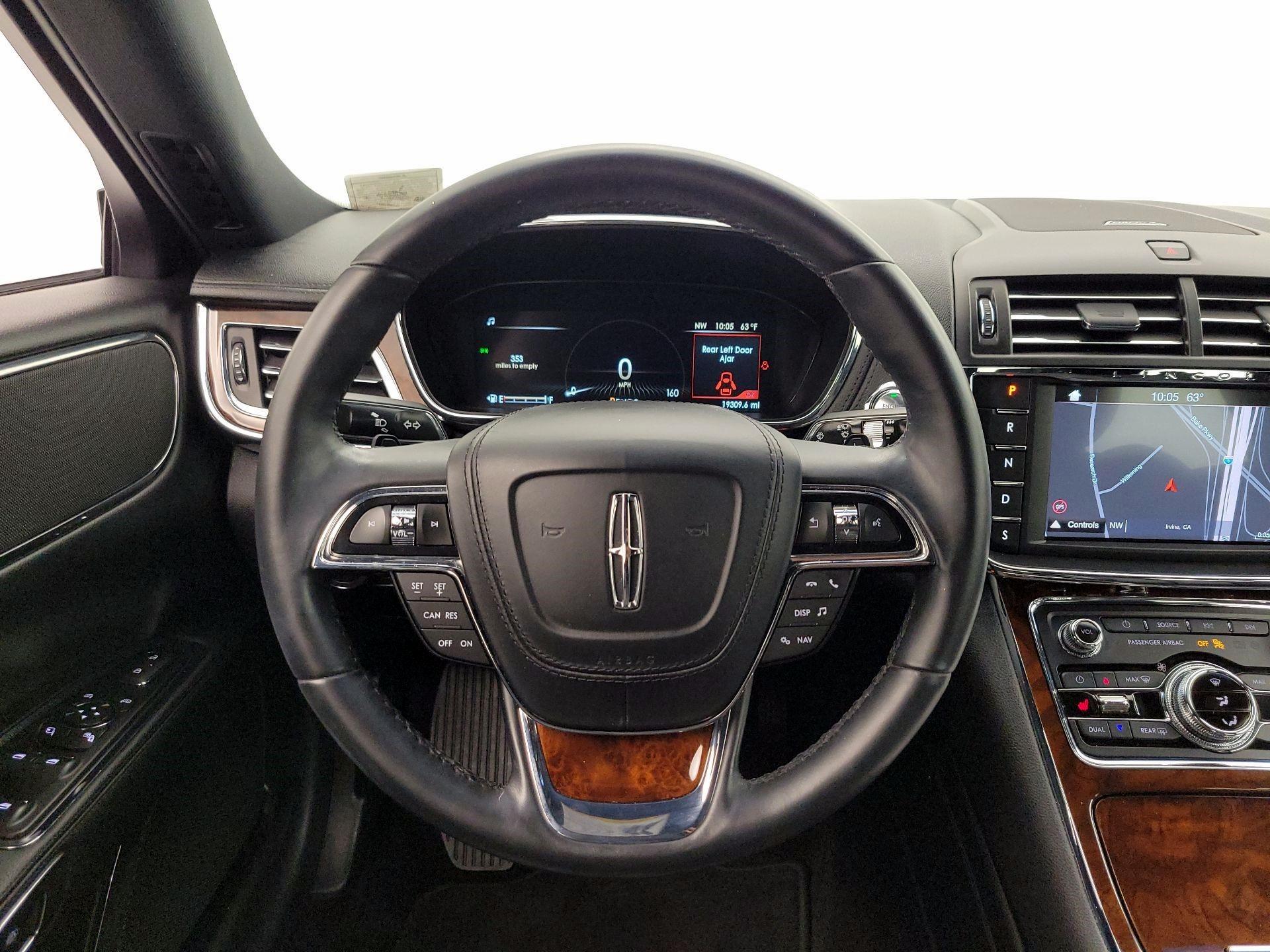 Thumbnail: 2017 Lincoln Continental - 10