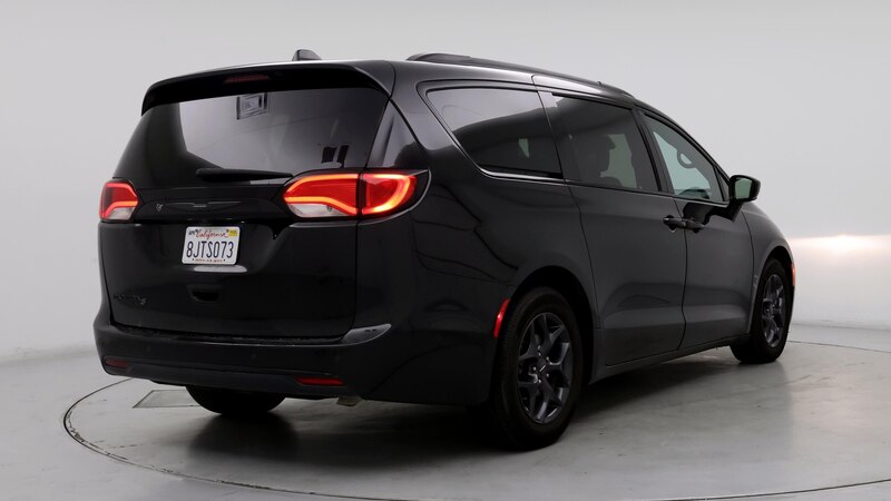 2019 Chrysler Pacifica  8