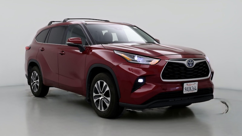 2022 Toyota Highlander XLE Hero Image