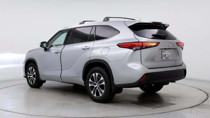 2021 Toyota Highlander XLE 2