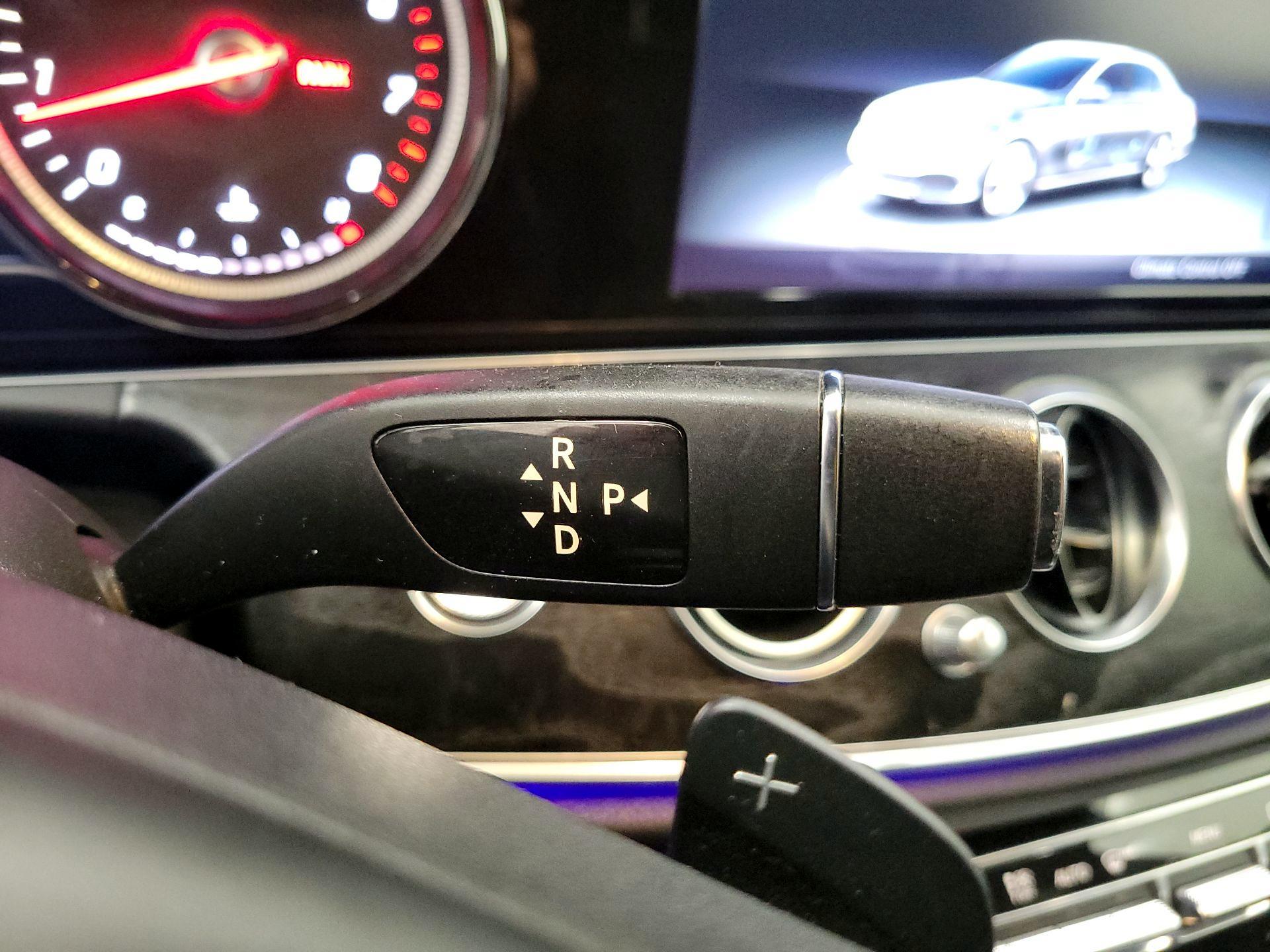 Thumbnail: 2017 Mercedes-Benz E-Class - 16