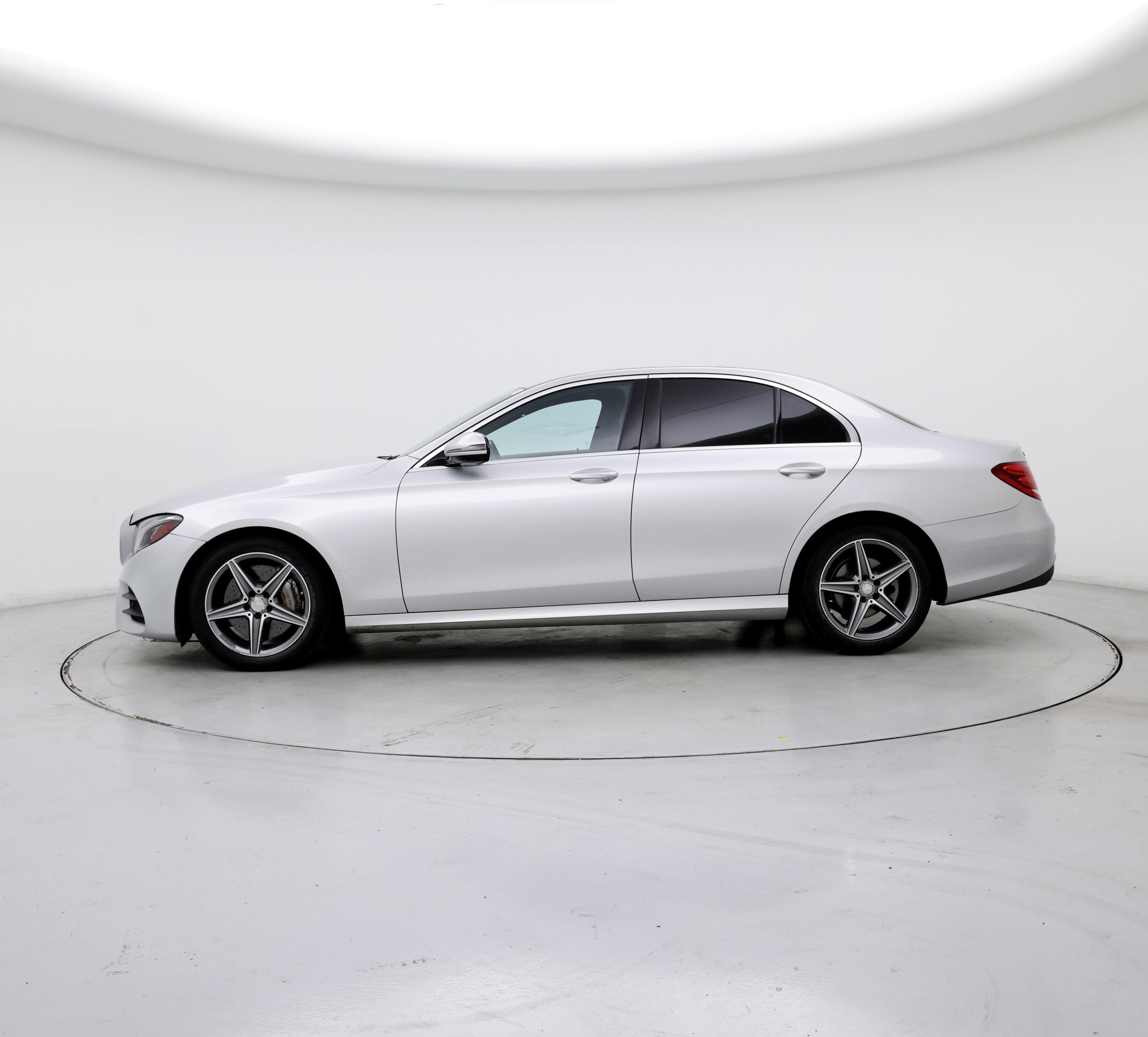 Thumbnail: 2017 Mercedes-Benz E-Class - 3