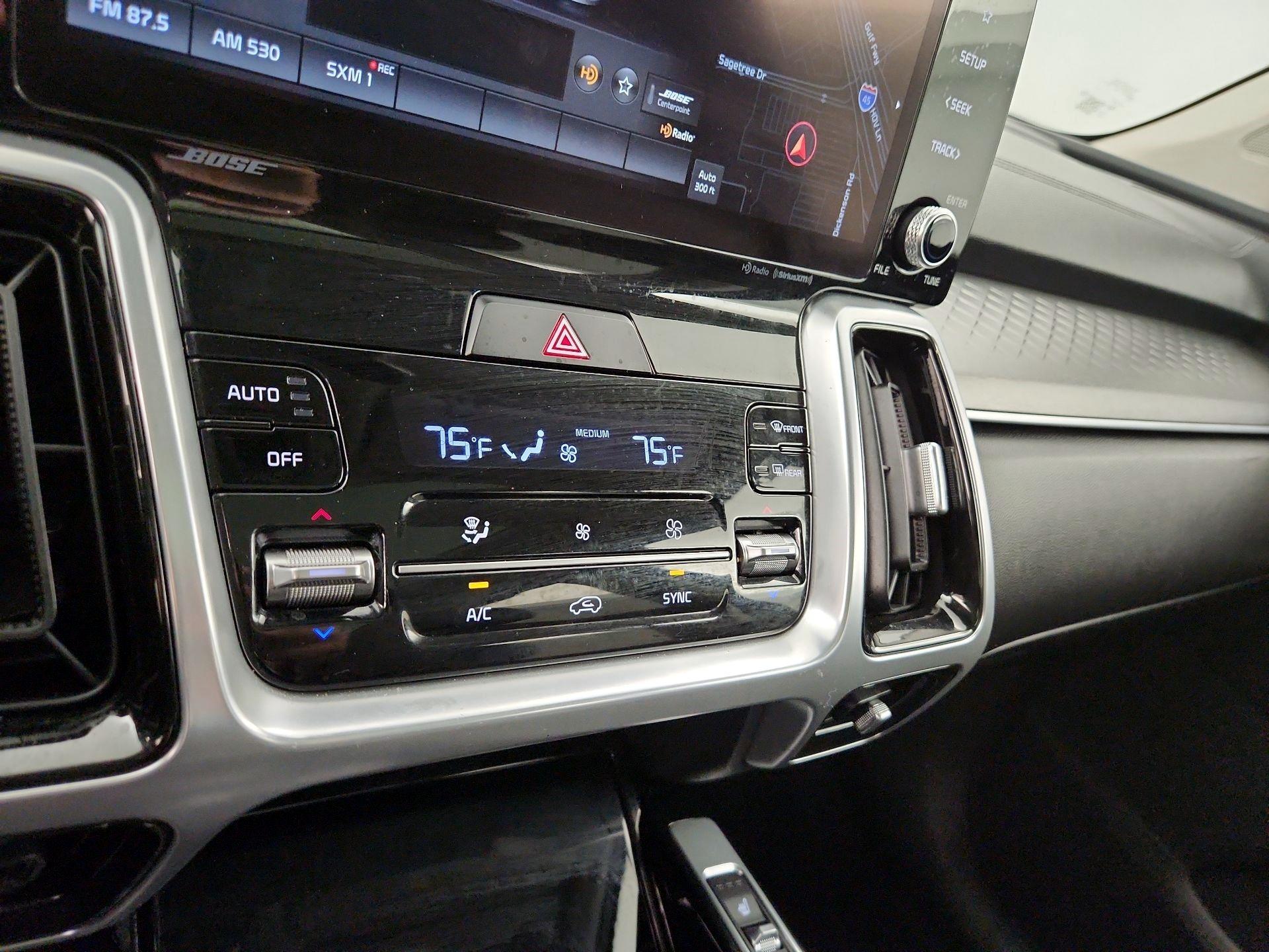 Thumbnail: 2022 Kia Sorento - 17