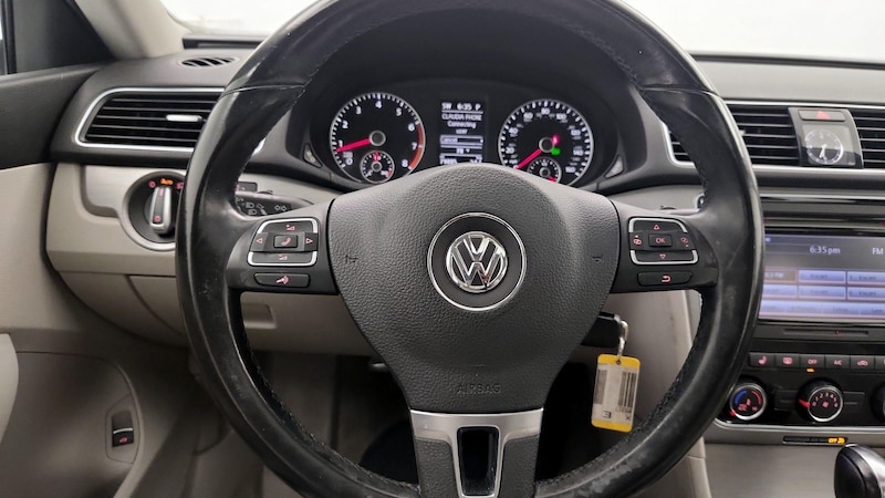 2014 Volkswagen Passat SE 10