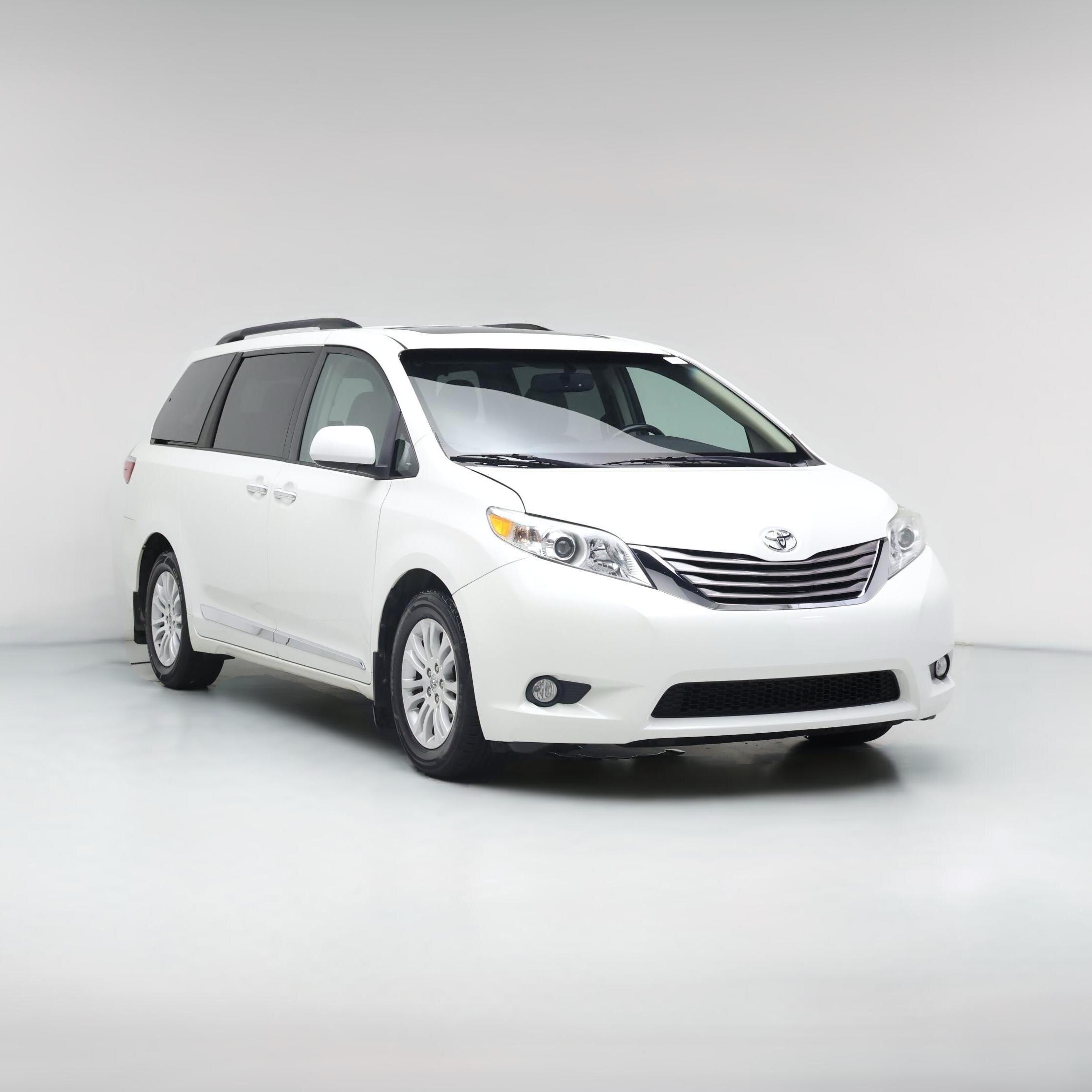 Thumbnail: 2015 Toyota Sienna - 1