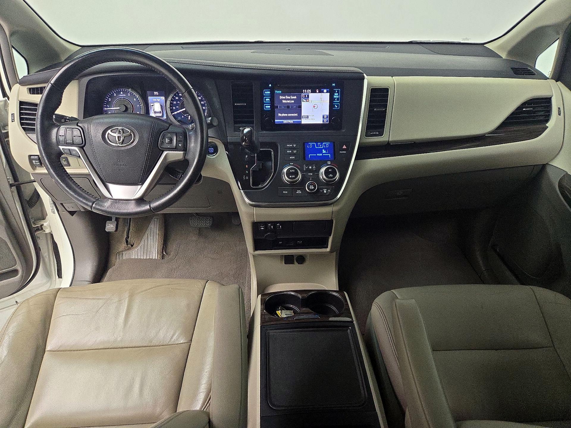 Thumbnail: 2015 Toyota Sienna - 9