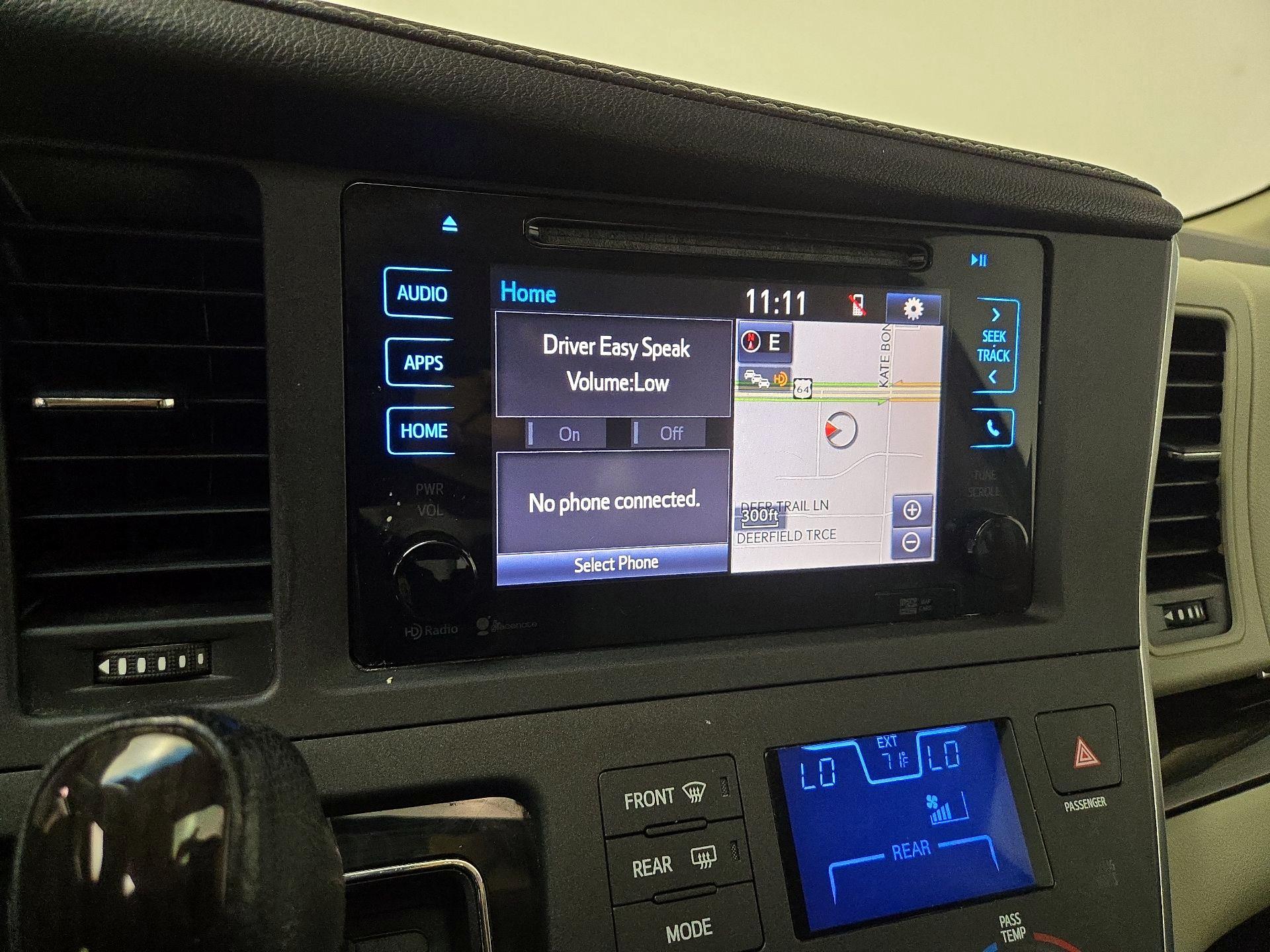 Thumbnail: 2015 Toyota Sienna - 16