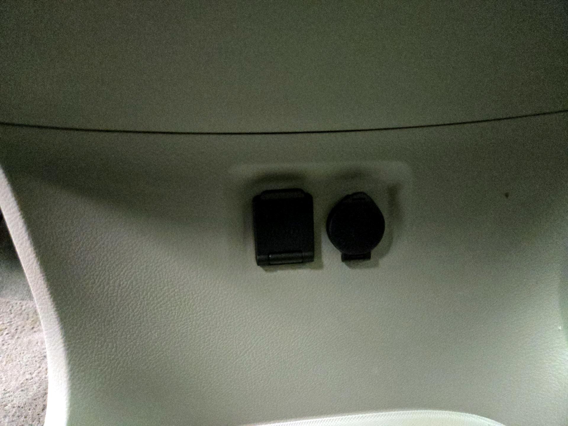 Thumbnail: 2015 Toyota Sienna - 19