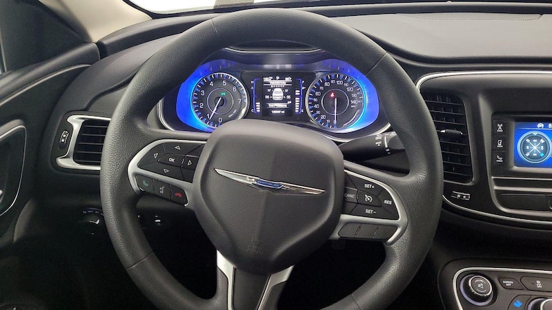 2015 Chrysler 200 Limited 10