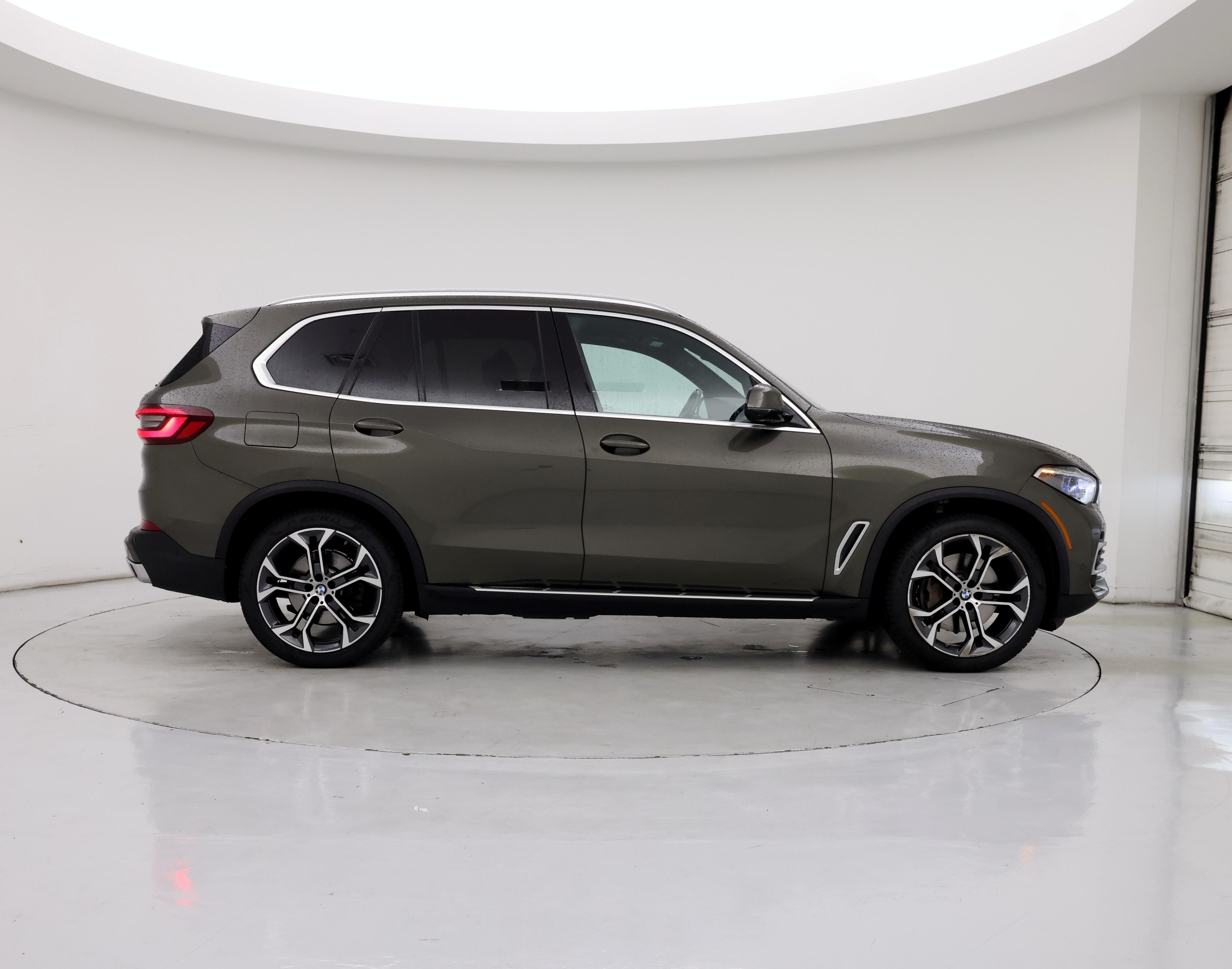 Thumbnail: 2021 BMW X5 - 7