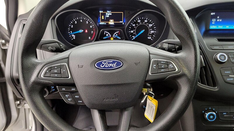 2015 Ford Focus SE 10