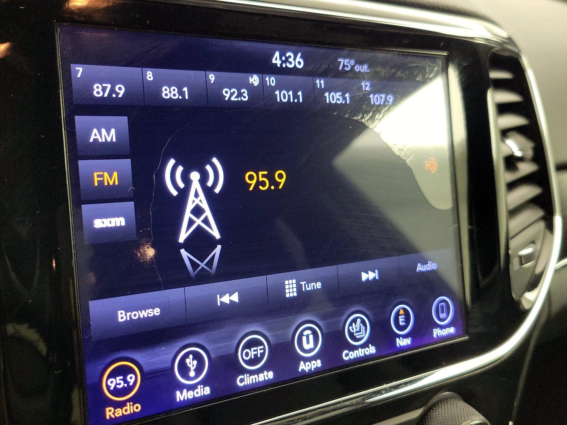 Thumbnail: 2019 Jeep Grand Cherokee - 16