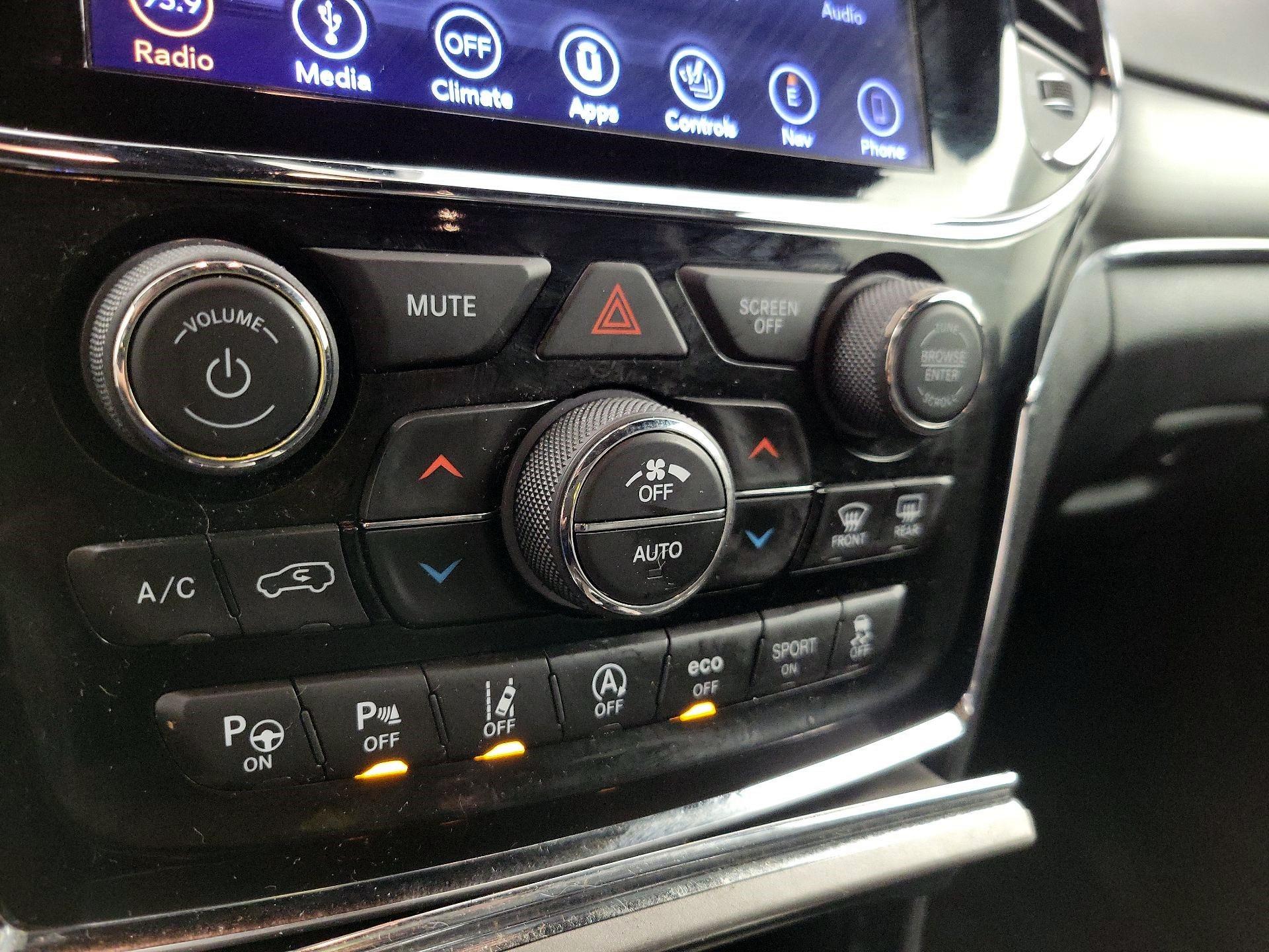 Thumbnail: 2019 Jeep Grand Cherokee - 17