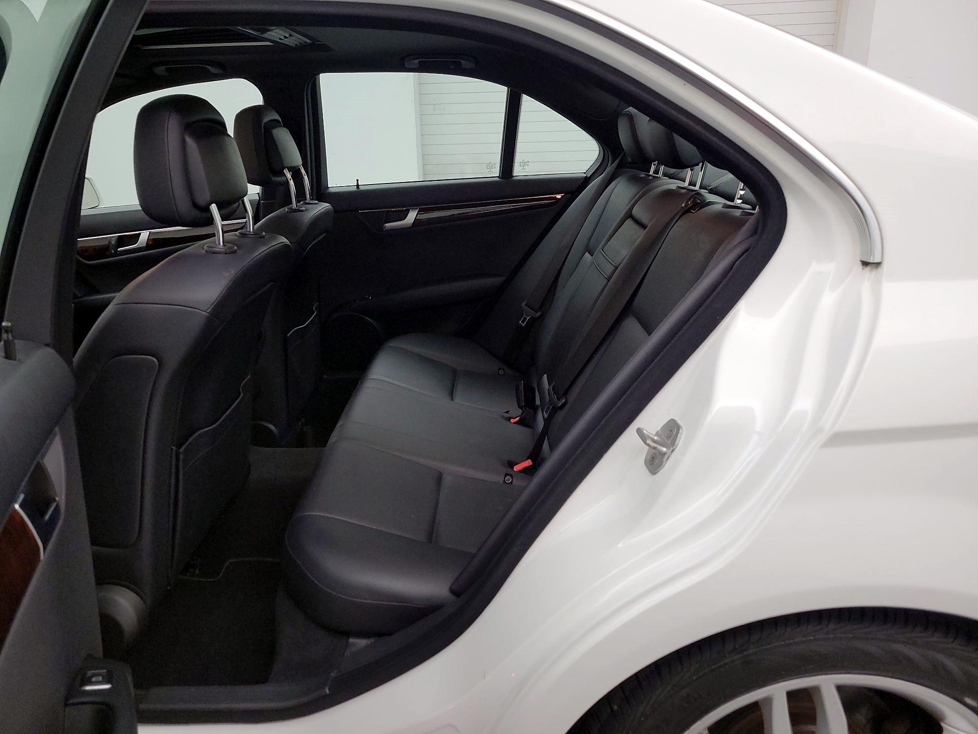 Thumbnail: 2014 Mercedes-Benz C-Class - 16