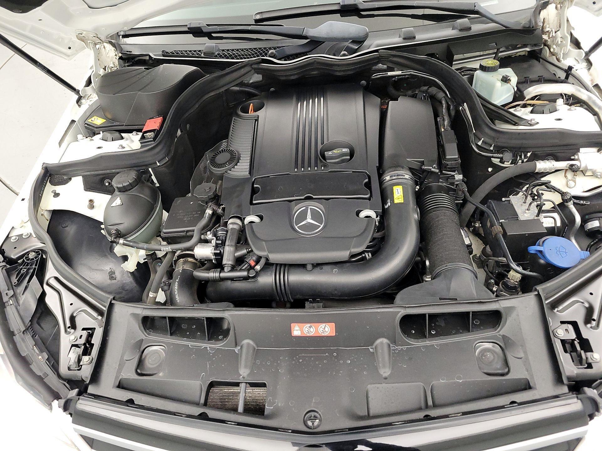 Thumbnail: 2014 Mercedes-Benz C-Class - 18