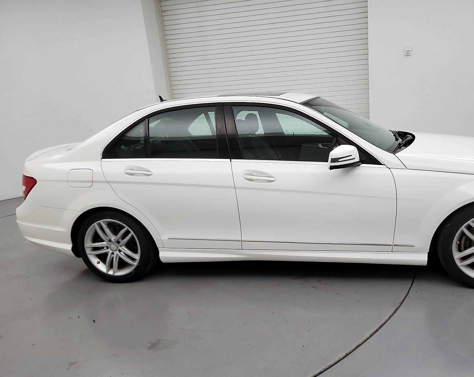 Thumbnail: 2014 Mercedes-Benz C-Class - 4