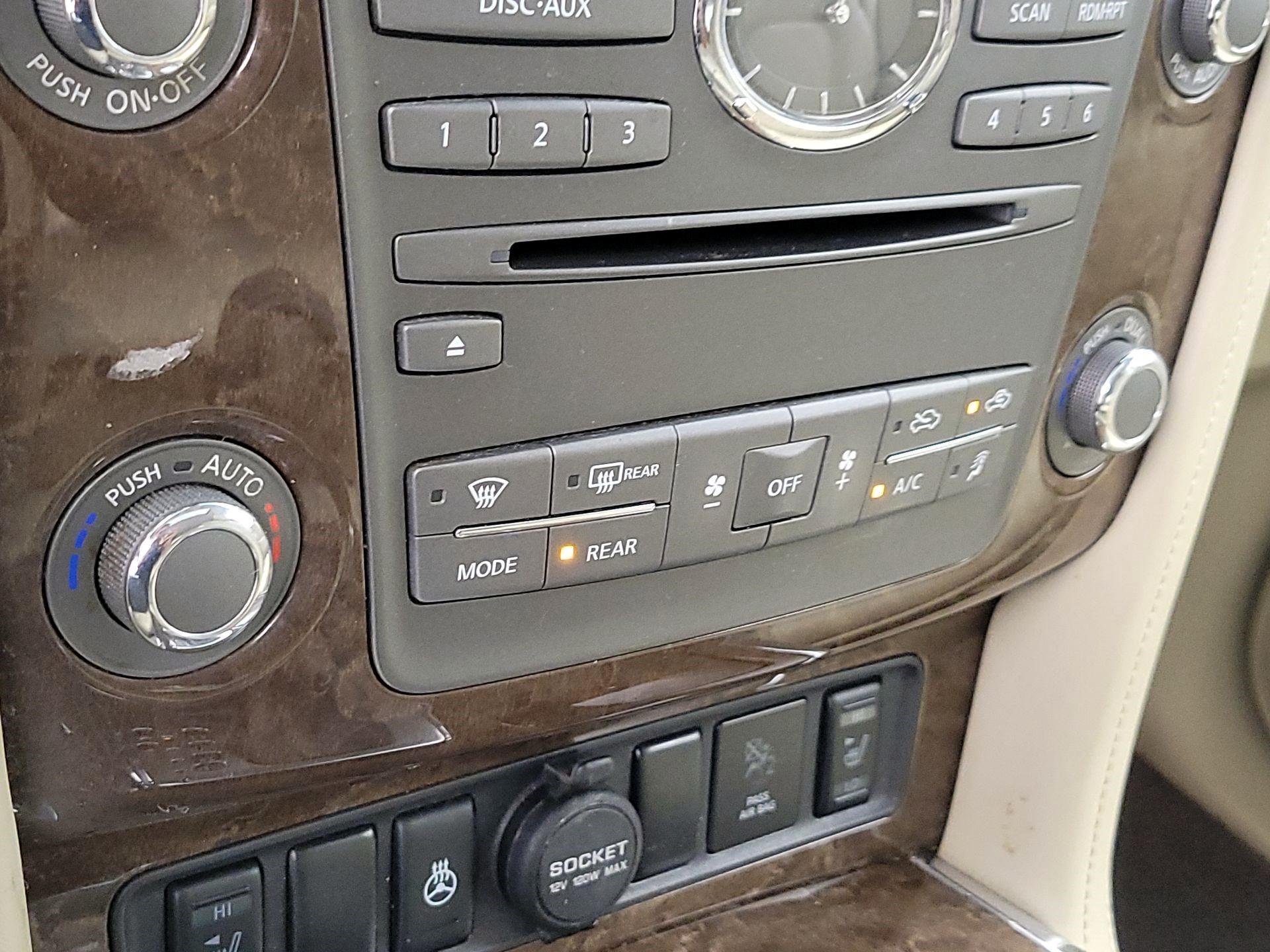 Thumbnail: 2017 INFINITI QX80 - 17