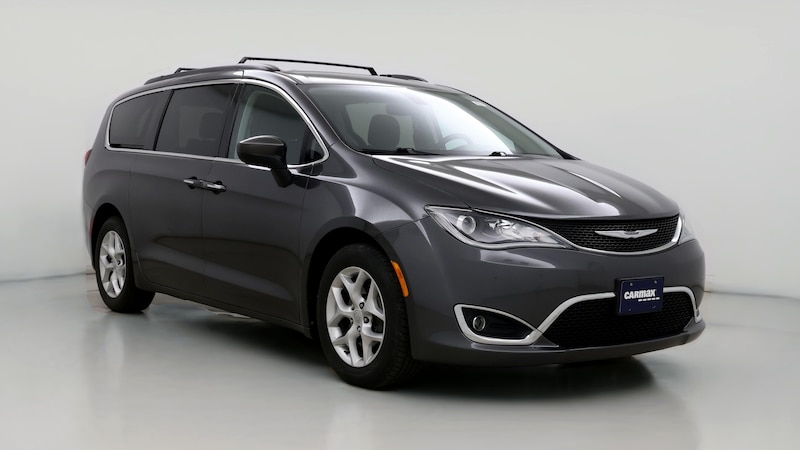 2017 Chrysler Pacifica Touring Plus Hero Image