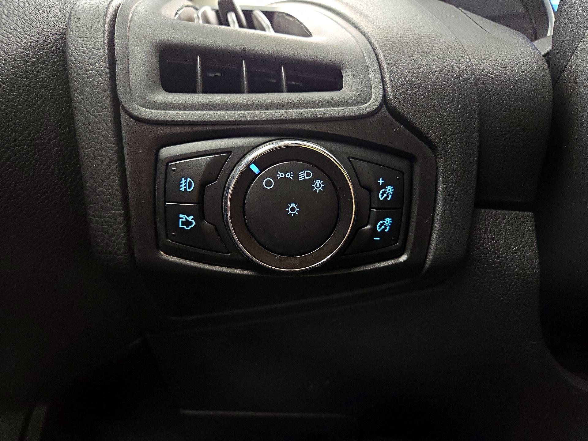 Thumbnail: 2014 Ford Focus - 13