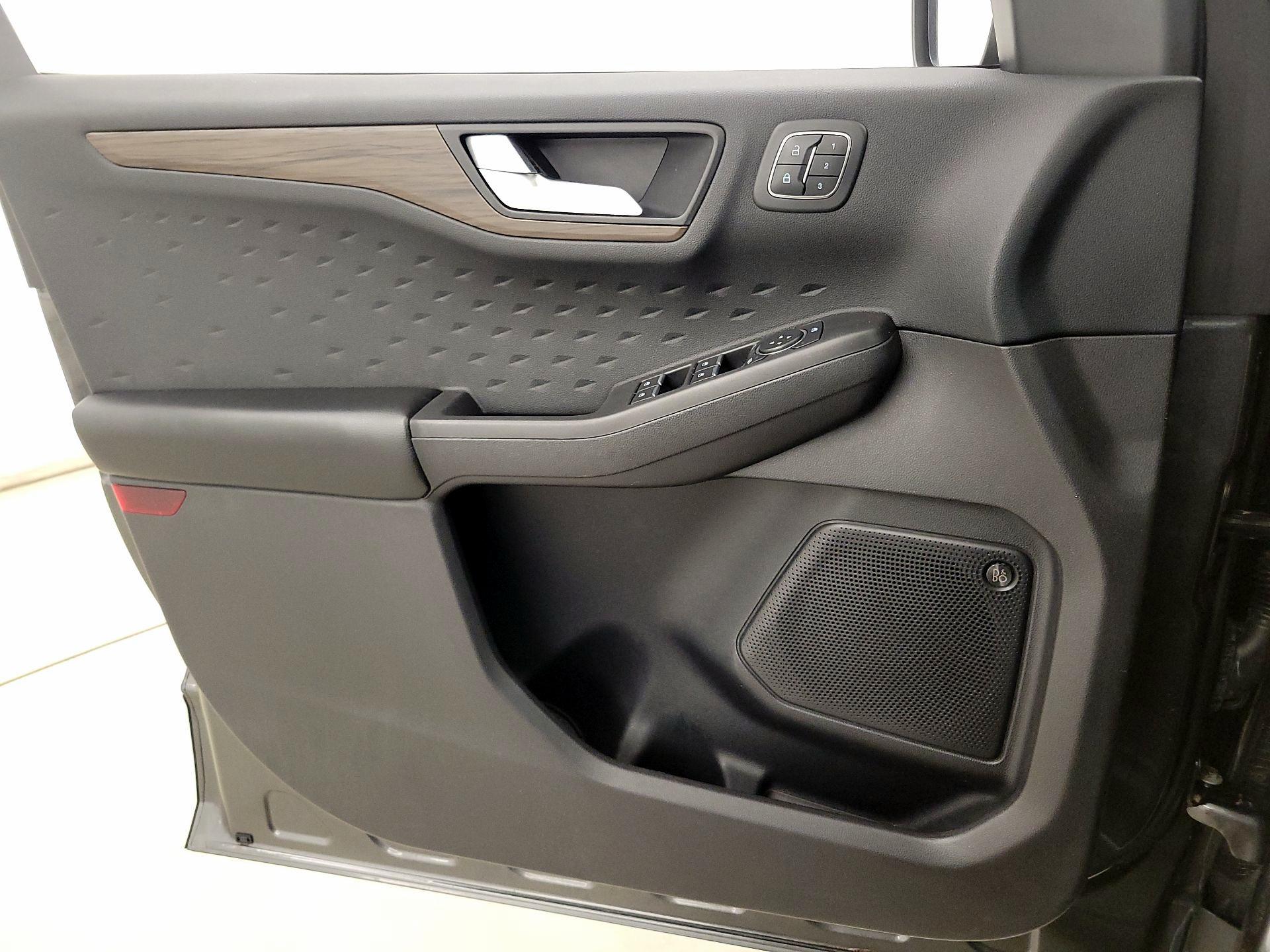 Thumbnail: 2020 Ford Escape - 12