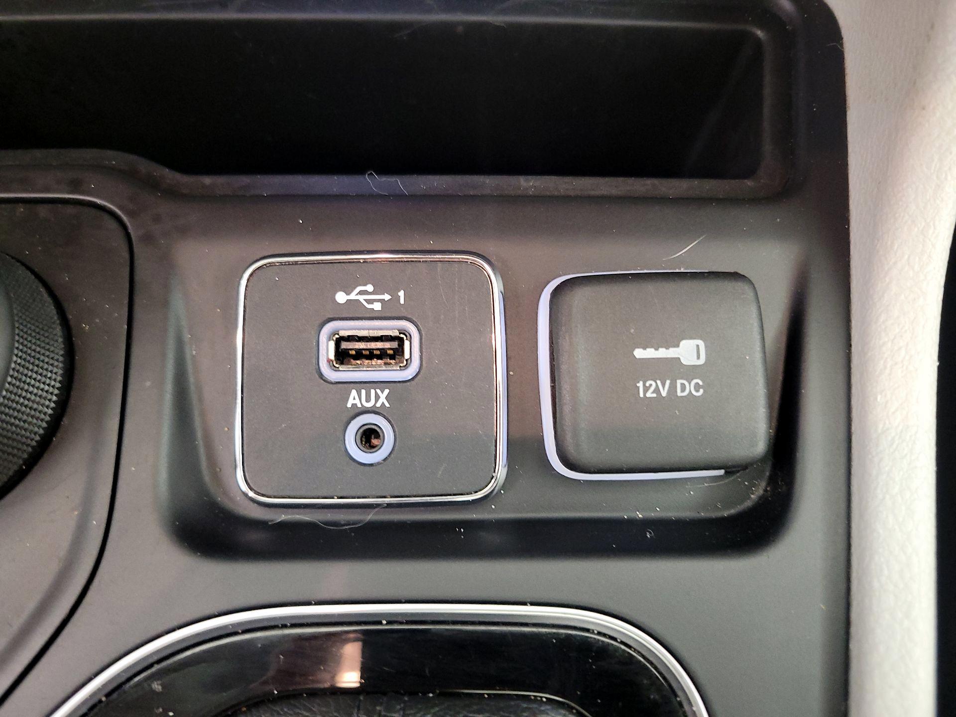 Thumbnail: 2020 Jeep Cherokee - 19