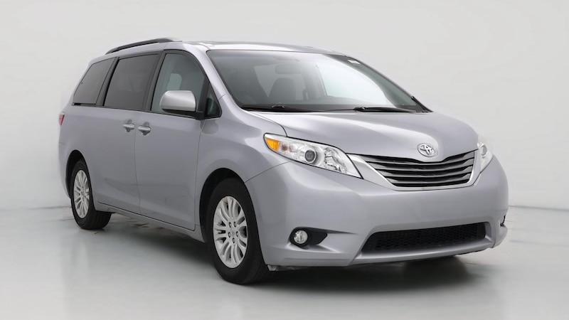 2017 Toyota Sienna XLE Premium Hero Image