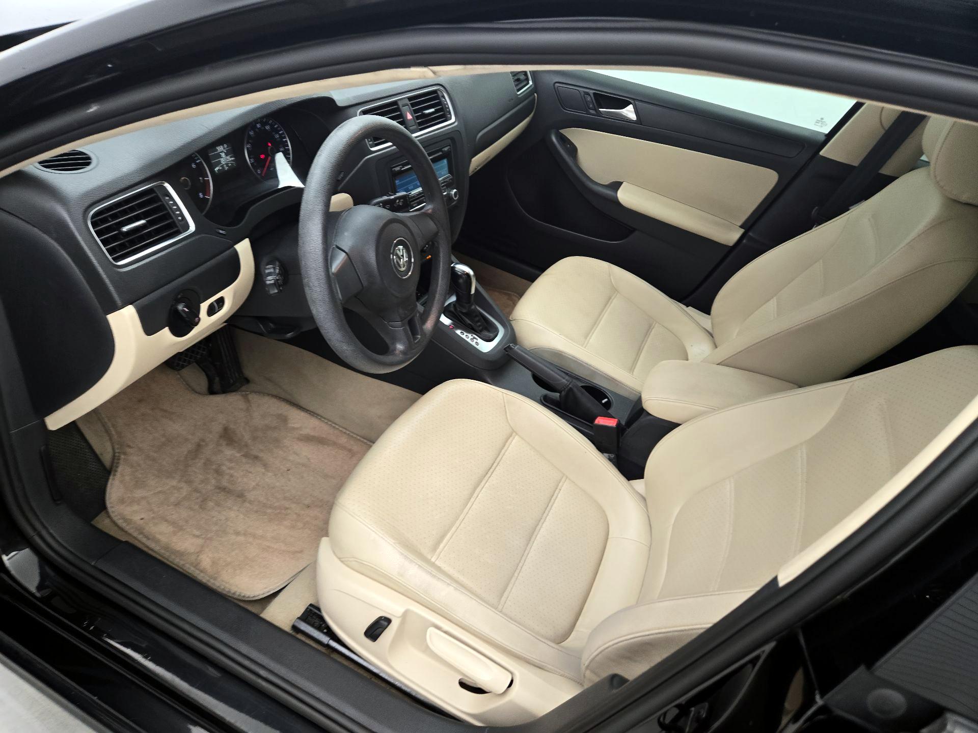 Thumbnail: 2014 Volkswagen Jetta - 11