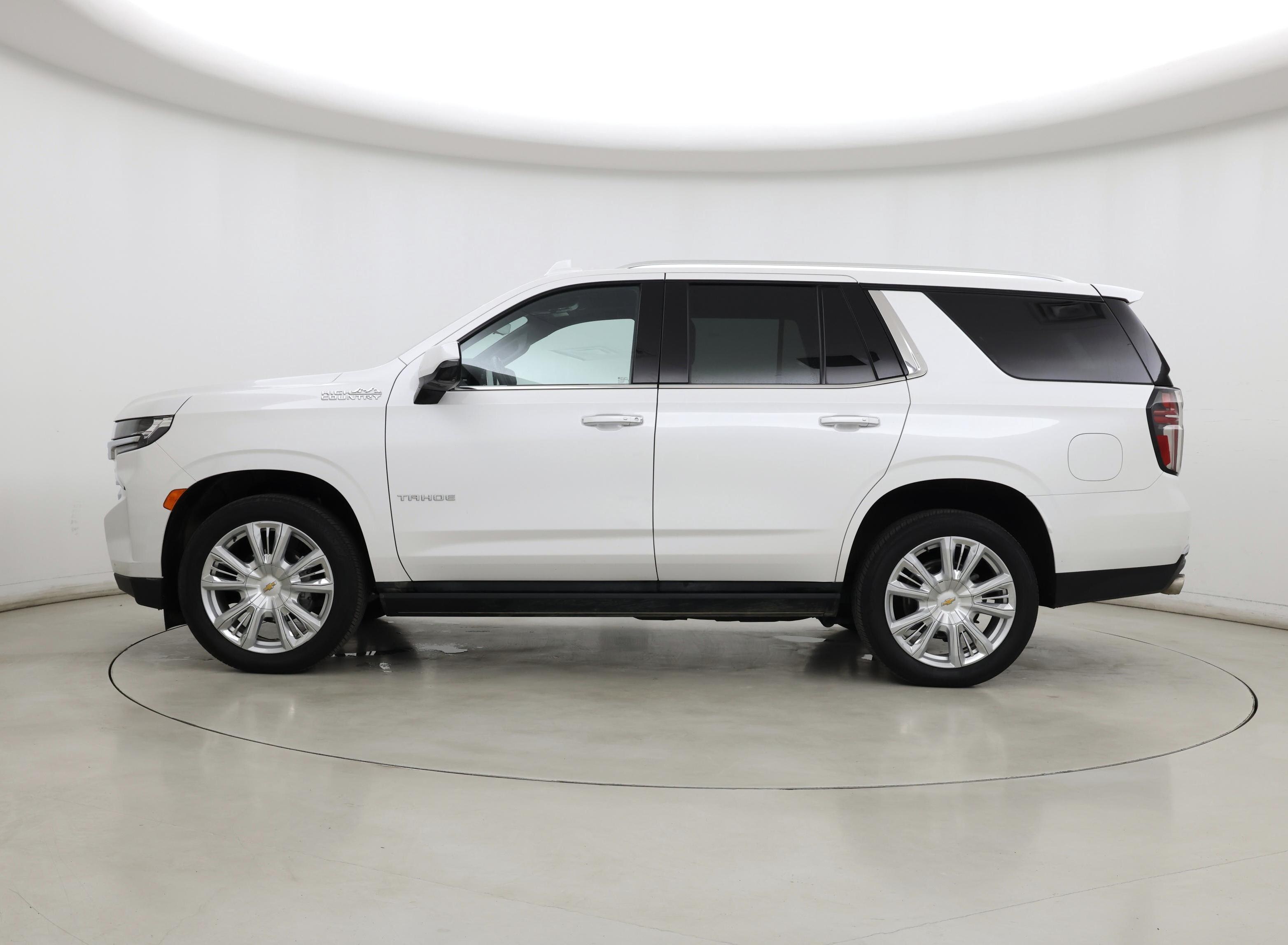 Thumbnail: 2023 Chevrolet Tahoe - 3