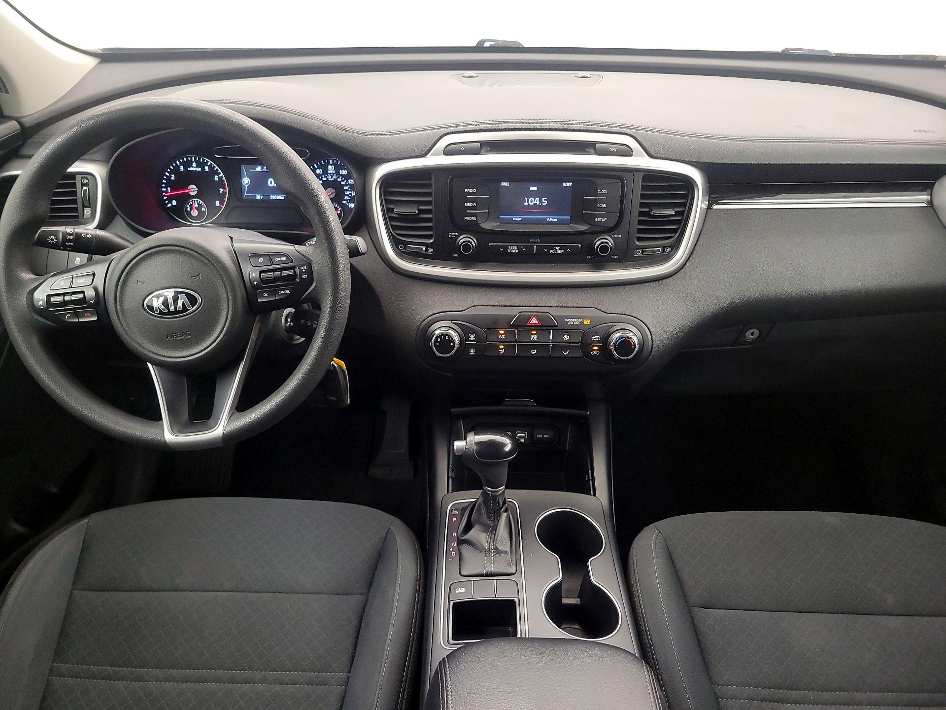 Thumbnail: 2017 Kia Sorento - 9
