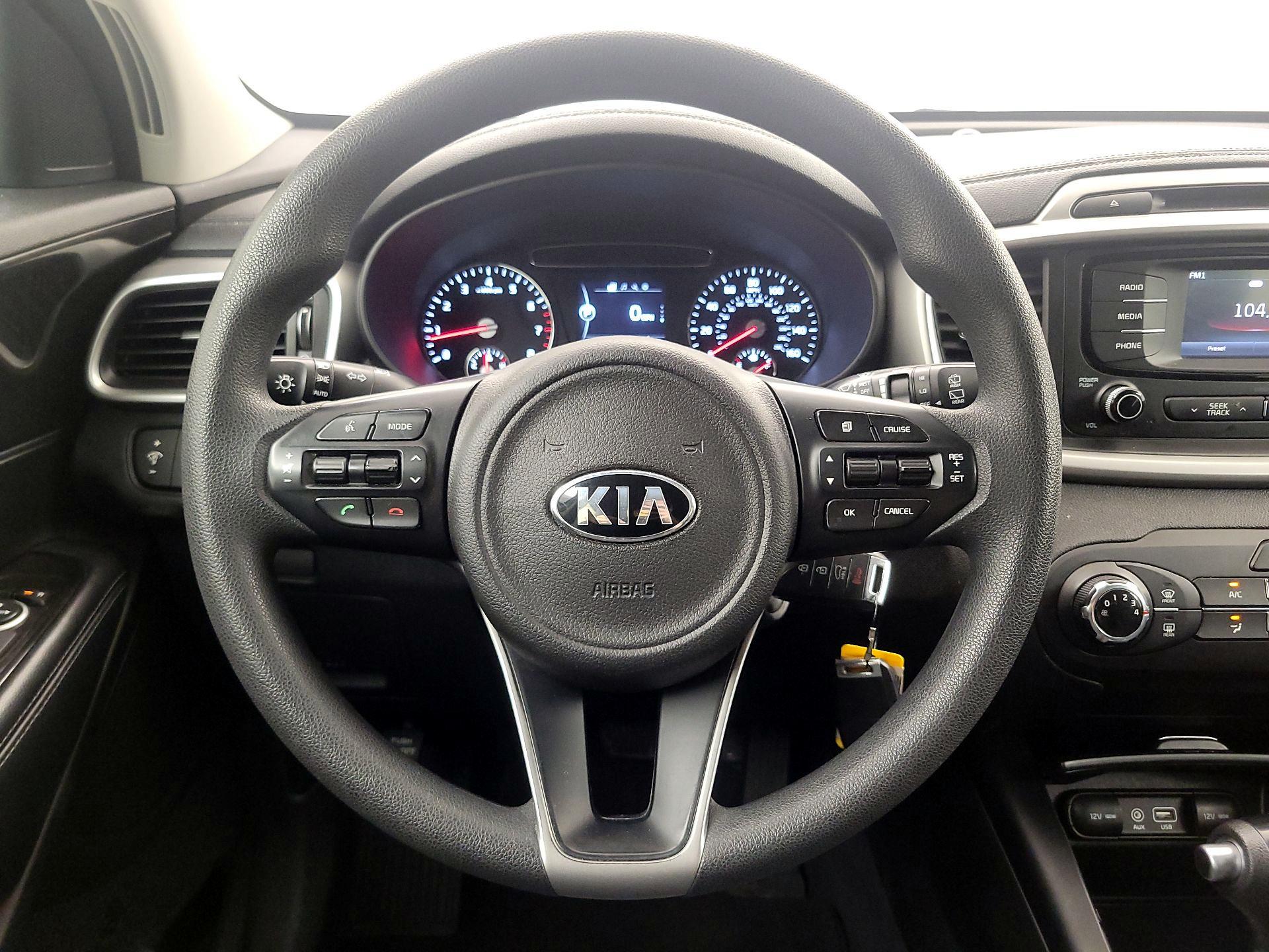 Thumbnail: 2017 Kia Sorento - 10