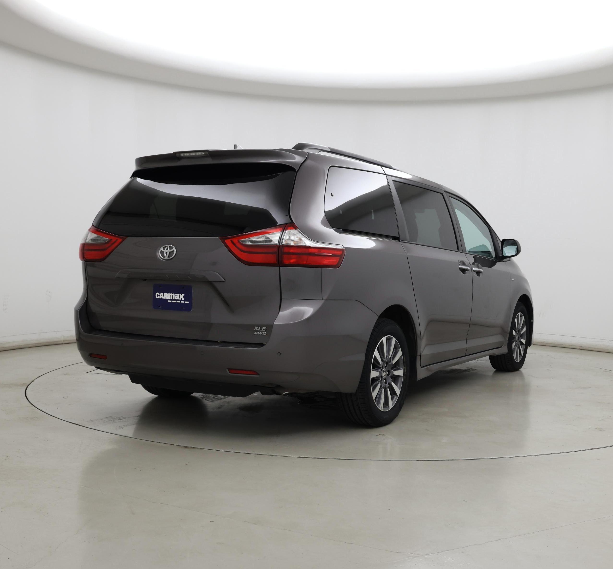 Thumbnail: 2020 Toyota Sienna - 8