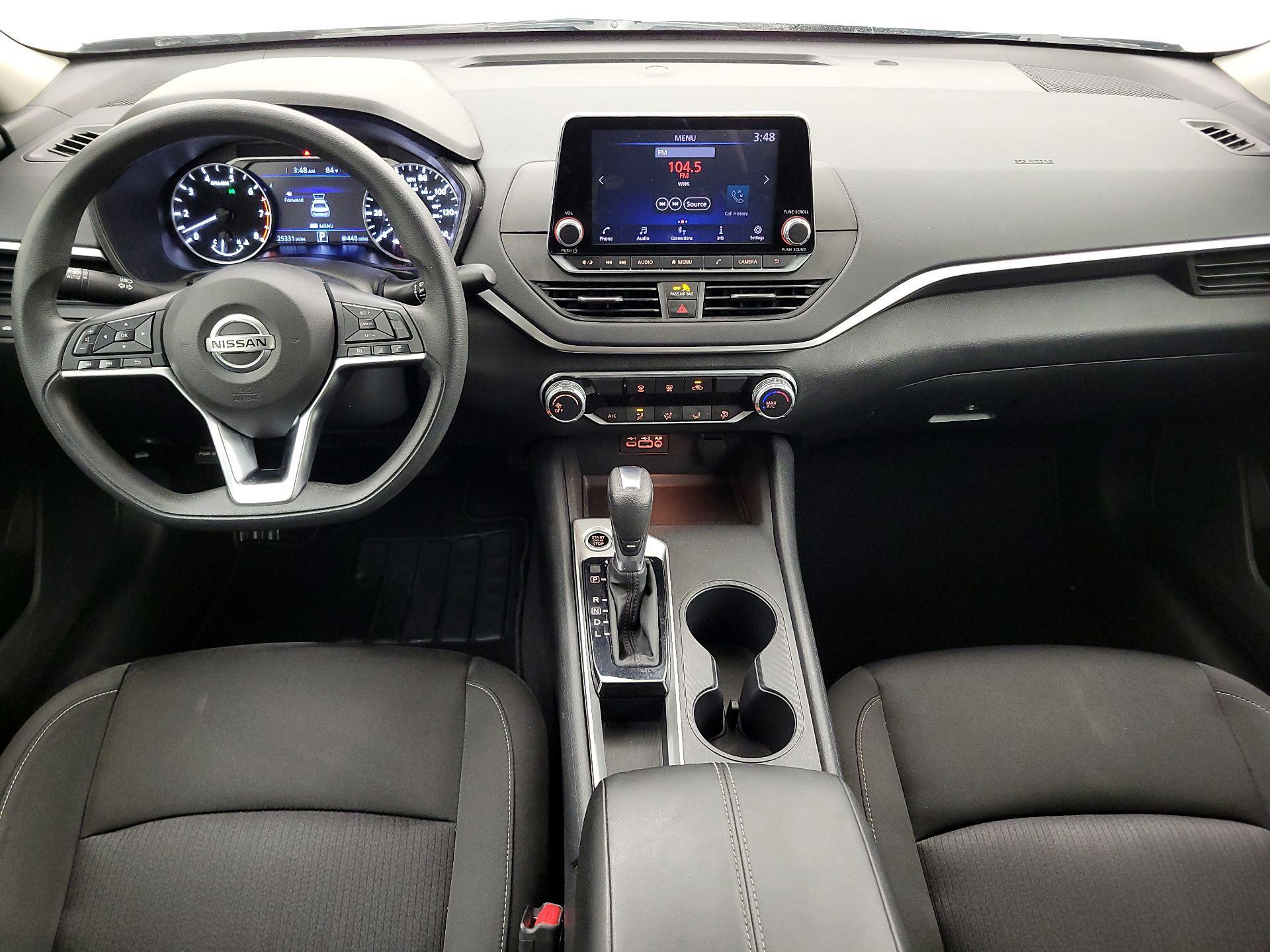 Thumbnail: 2020 Nissan Altima - 9