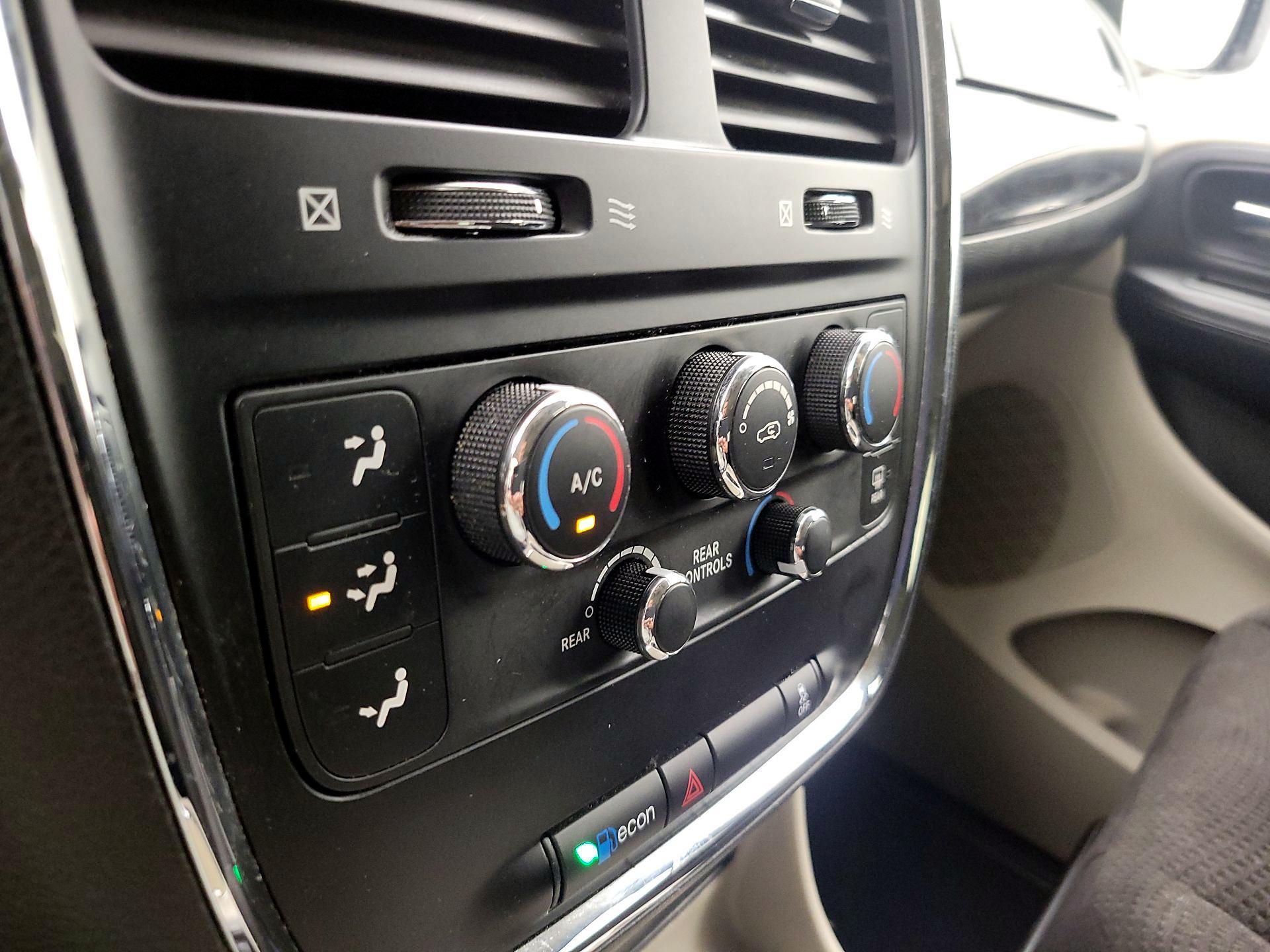 Thumbnail: 2014 Dodge Grand Caravan - 15