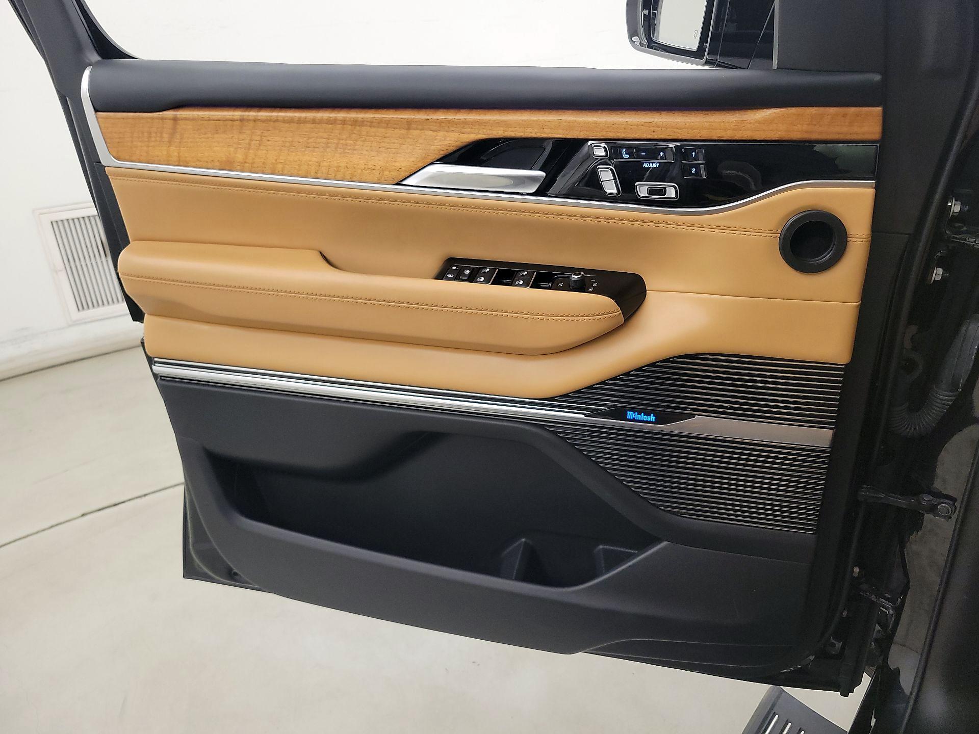 Thumbnail: 2022 Jeep Grand Wagoneer - 12