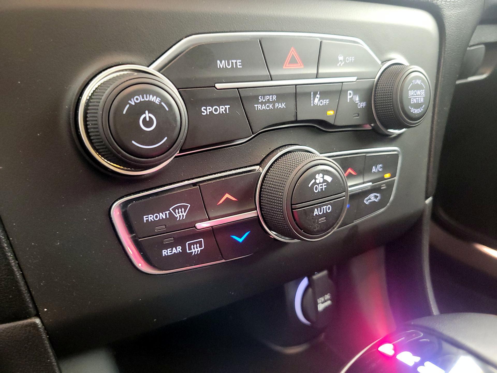 Thumbnail: 2019 Dodge Charger - 17