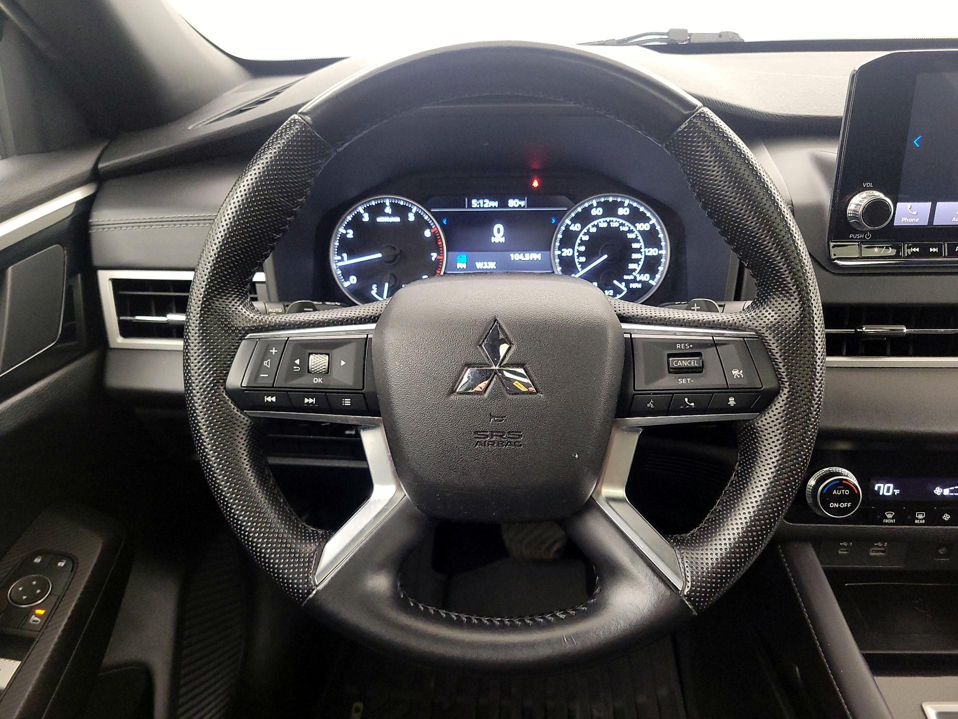 Thumbnail: 2022 Mitsubishi Outlander - 10