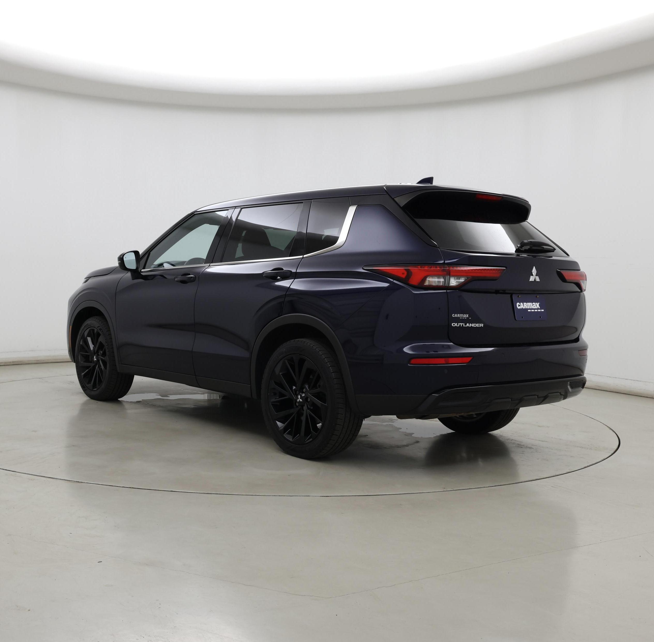 Thumbnail: 2022 Mitsubishi Outlander - 2
