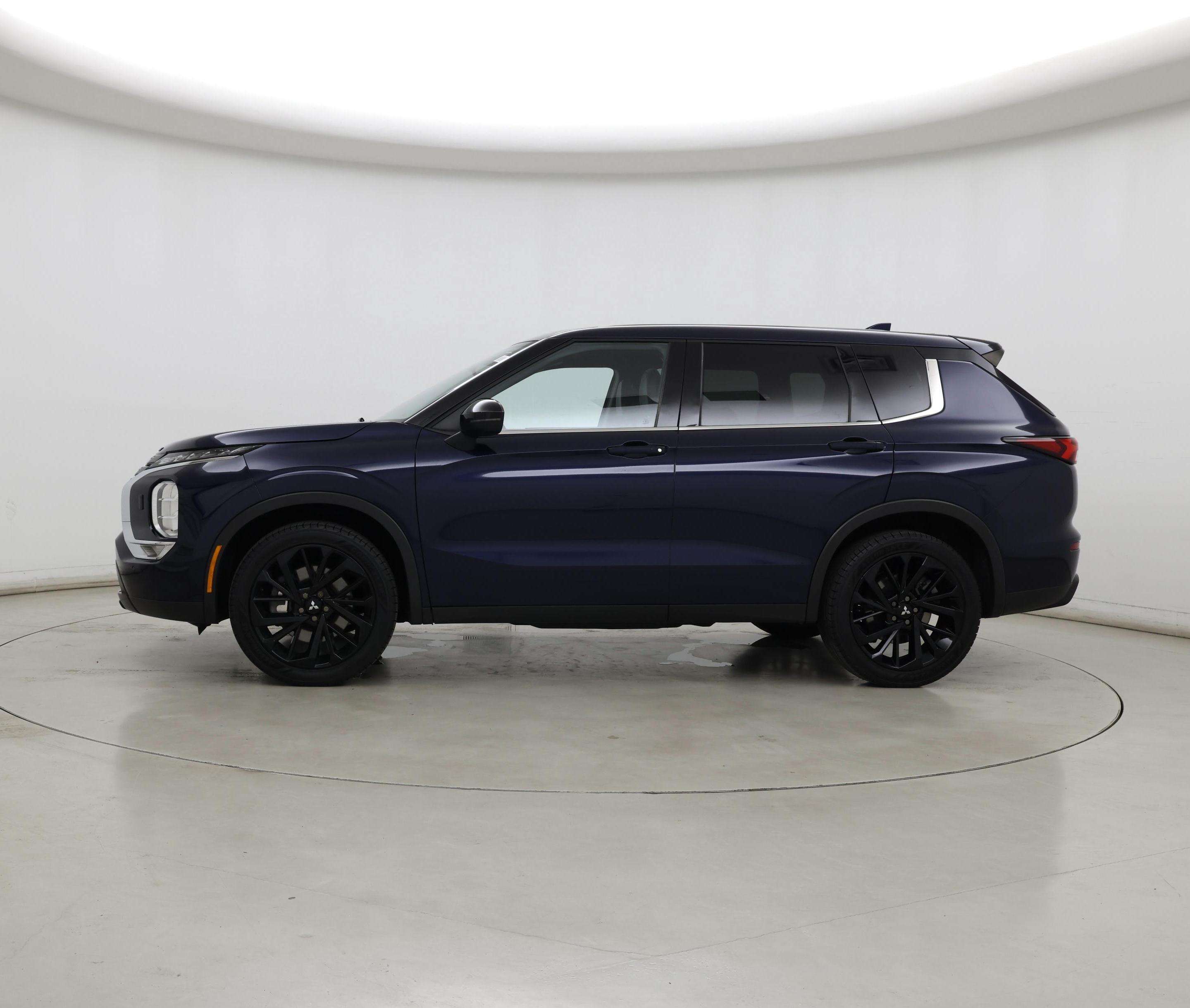 Thumbnail: 2022 Mitsubishi Outlander - 3