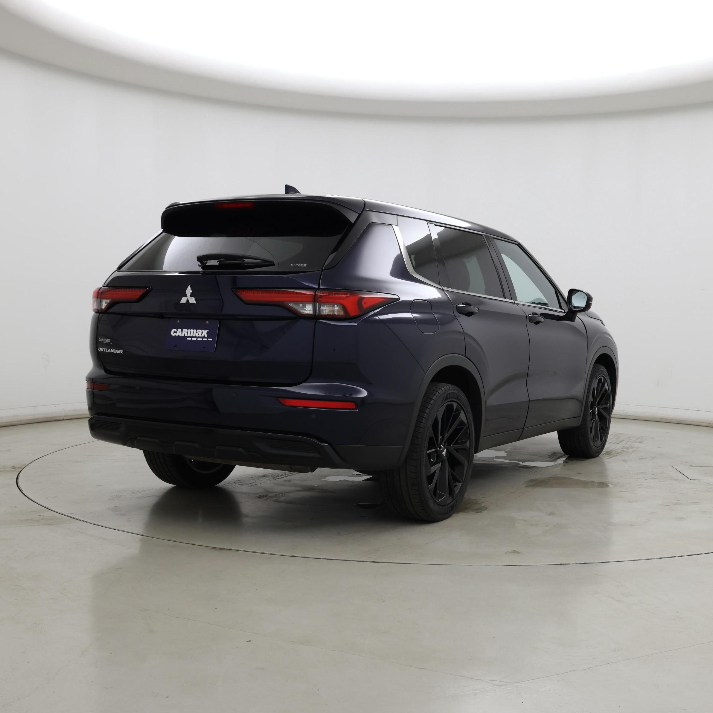 Thumbnail: 2022 Mitsubishi Outlander - 8