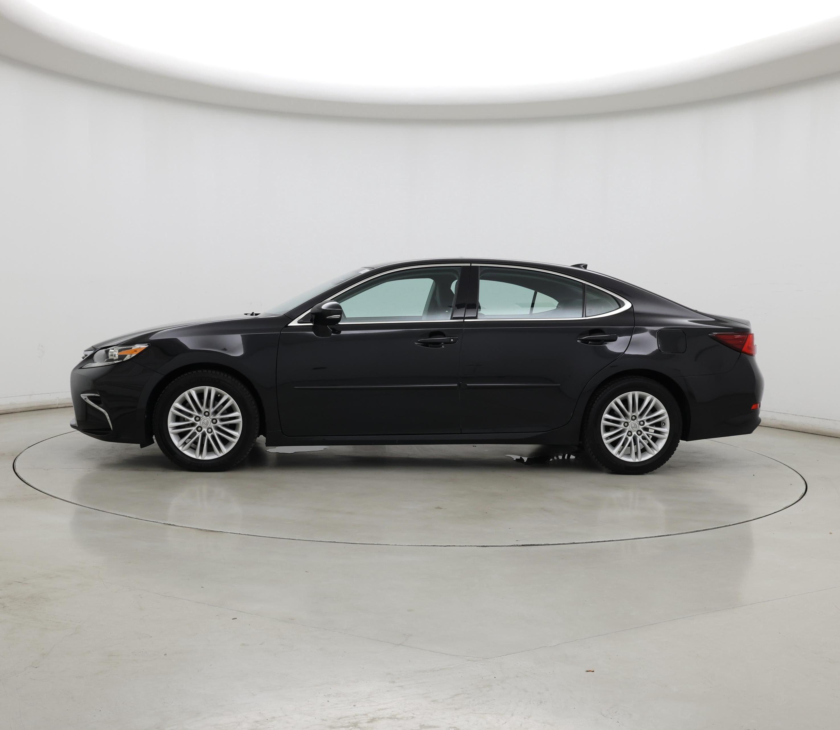 Thumbnail: 2017 Lexus ES - 3