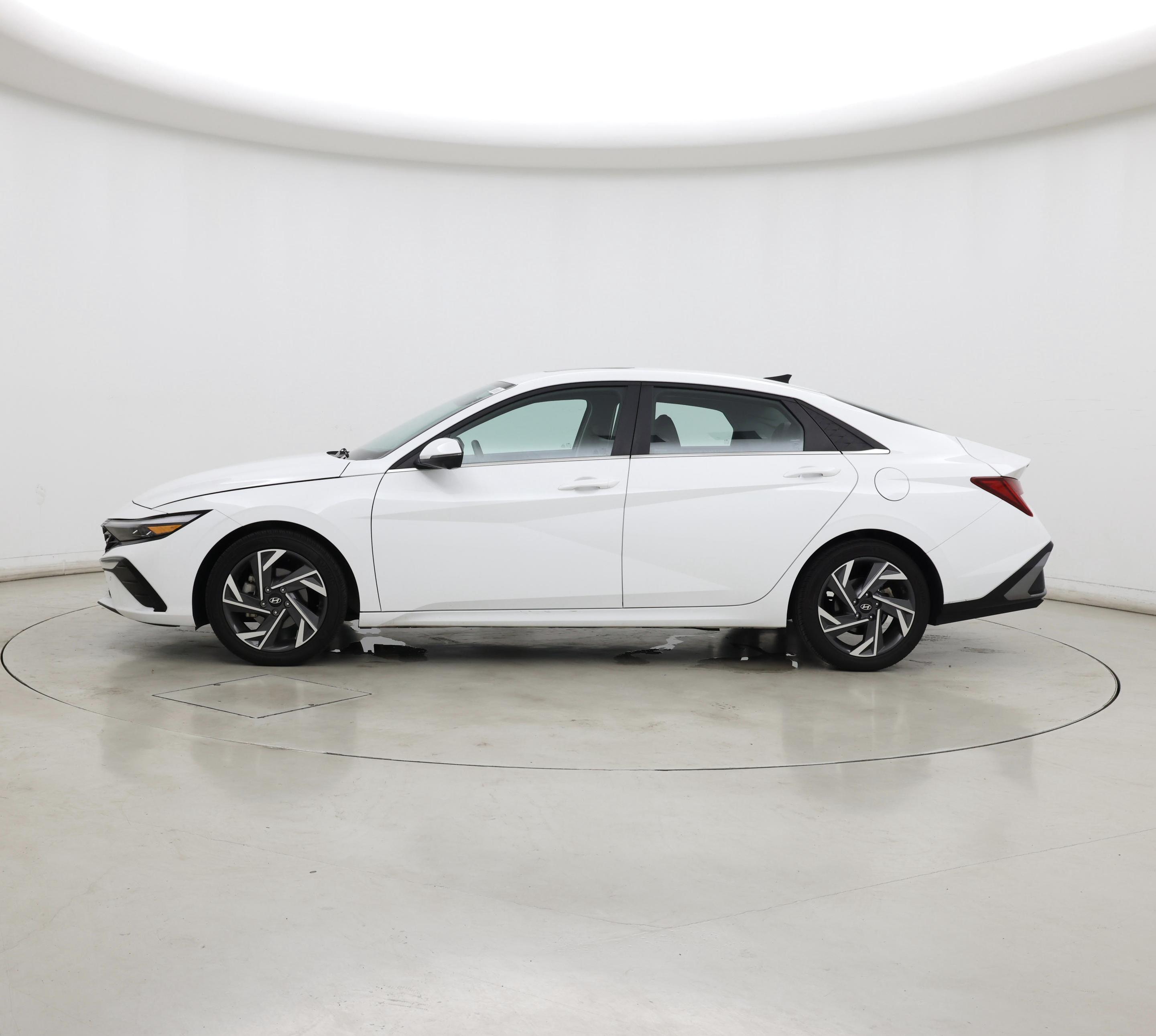 Thumbnail: 2024 Hyundai Elantra - 3