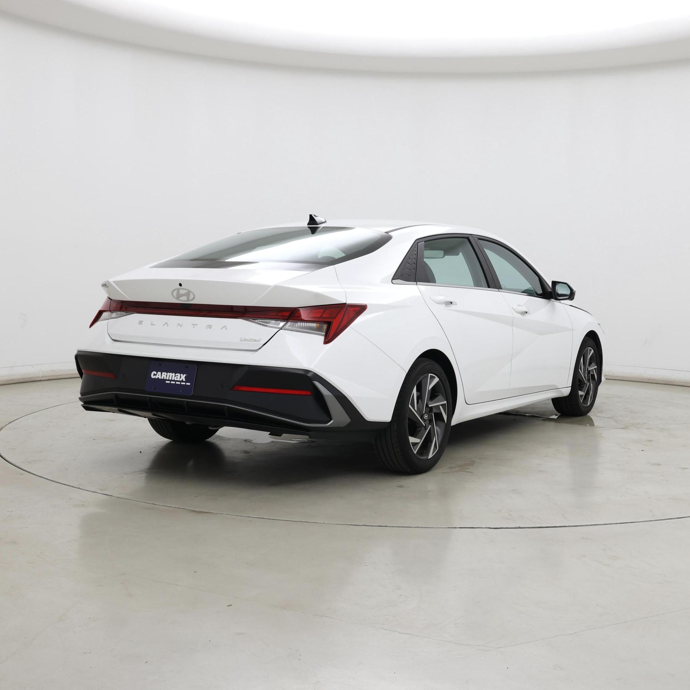 Thumbnail: 2024 Hyundai Elantra - 8