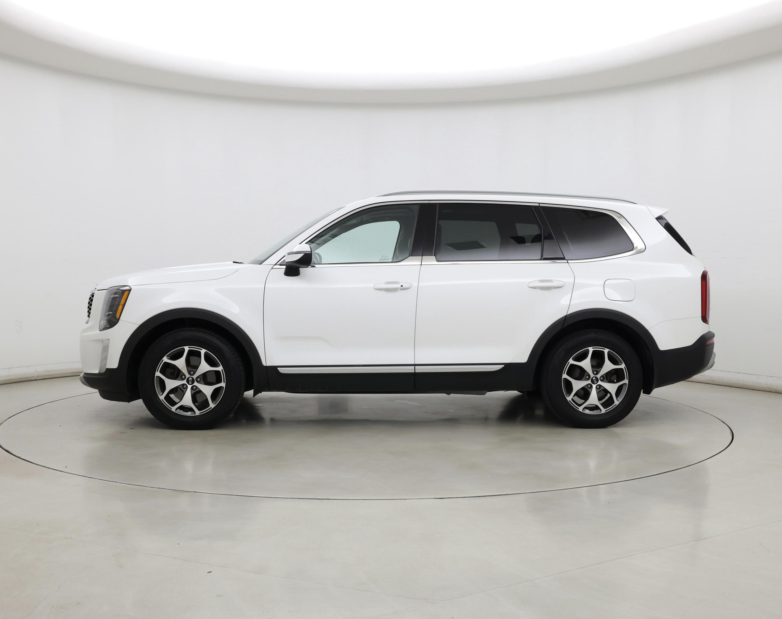Thumbnail: 2020 Kia Telluride - 3