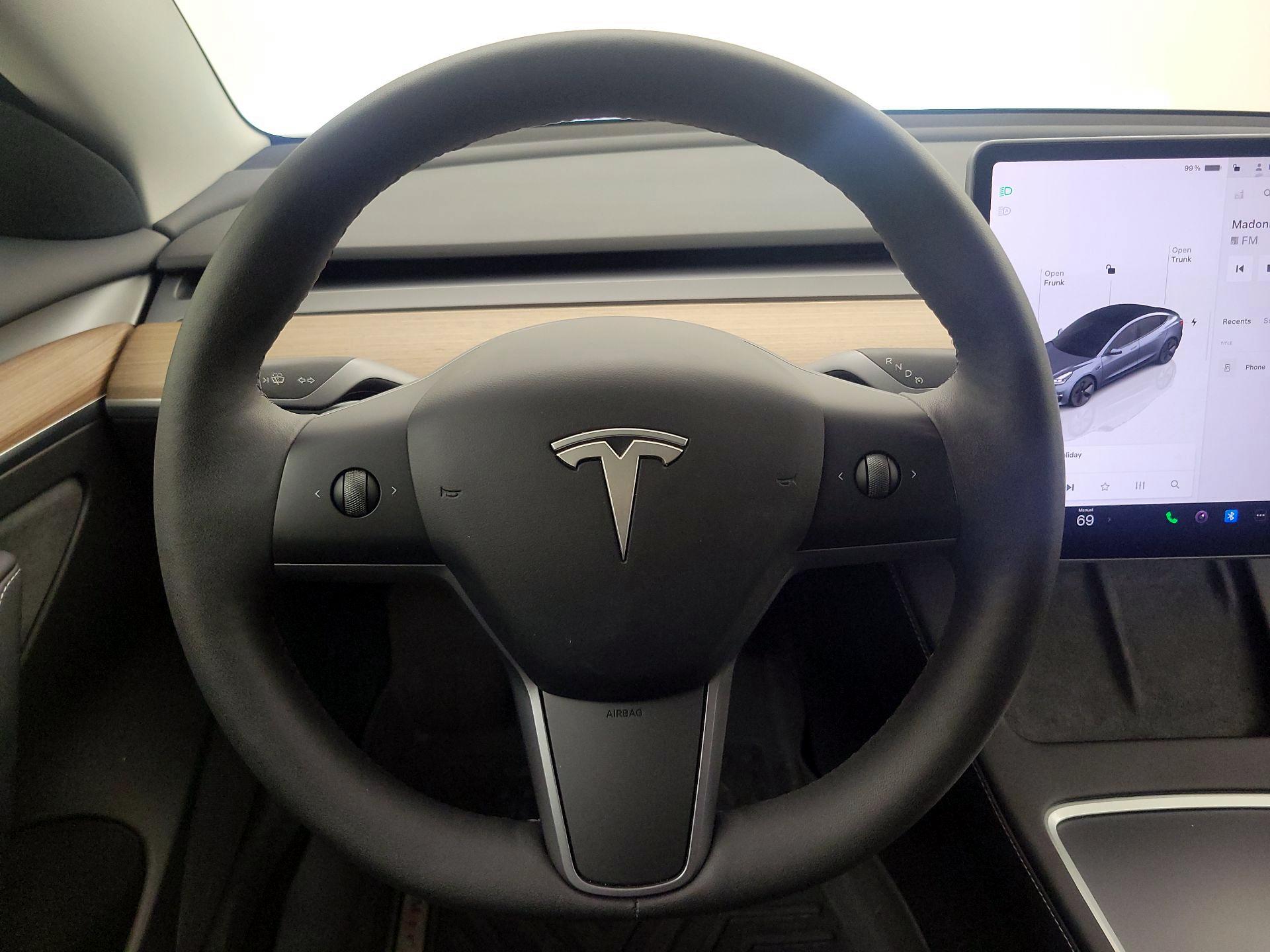 Thumbnail: 2023 Tesla Model 3 - 10