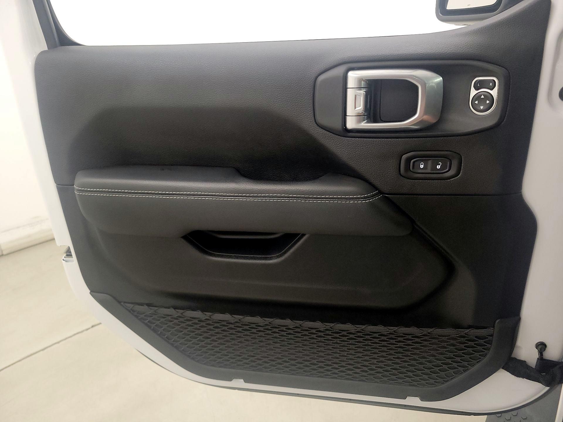 Thumbnail: 2020 Jeep Wrangler - 12